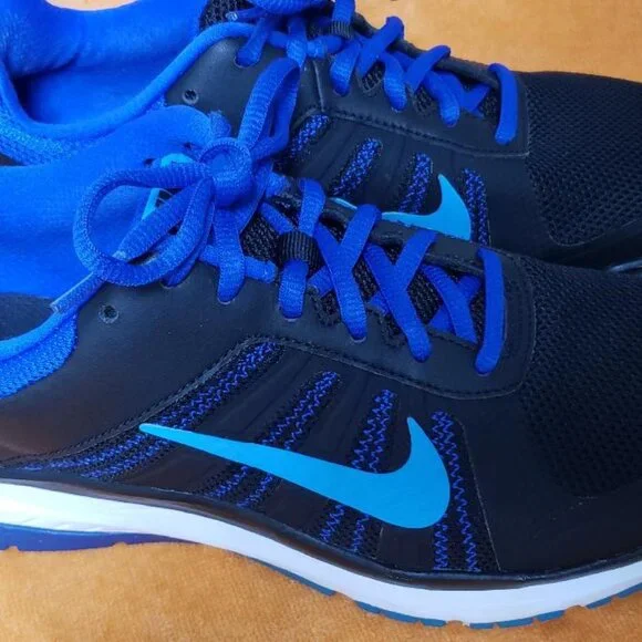 WOMENS NIKE DART XII 12 BLACK & BLUE SNEAKERS SIZE 9 - Picture 3 of 8